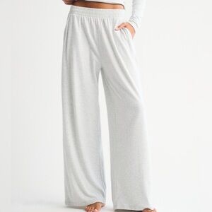 USED Abercrombie and Fitch Light Gray Grey Wide Leg Sweat Lounge Pajama Pants